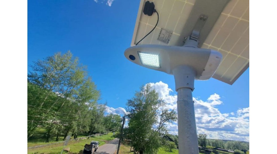 Как выбрать уличный светильник в 2025 году: чек-лист для инженера, главы села и обычного домовладельца